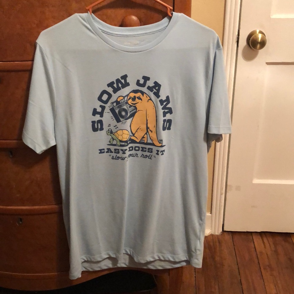 Adult medium sloth baby blue graphic tee shirt